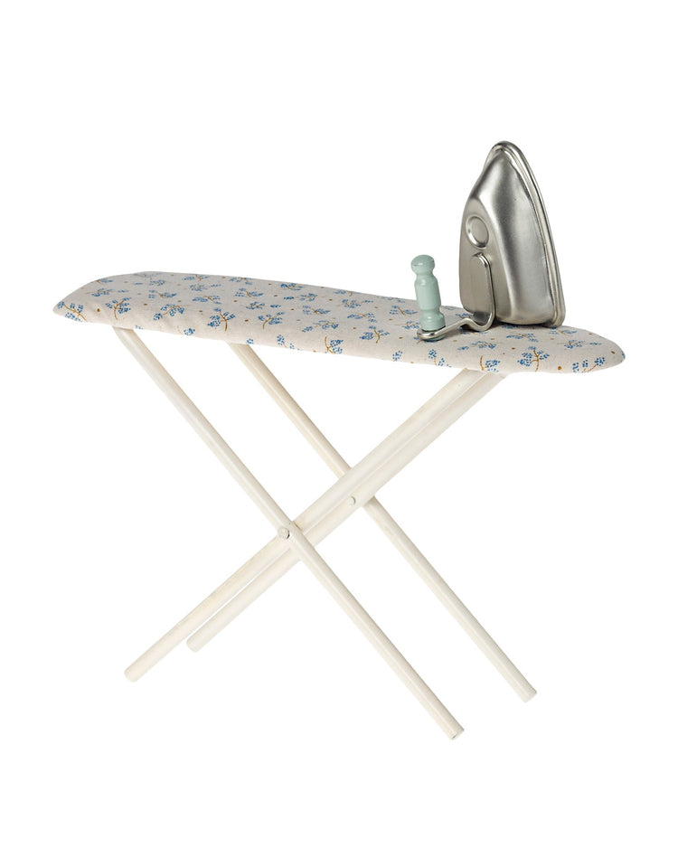 Little maileg play iron and ironing board