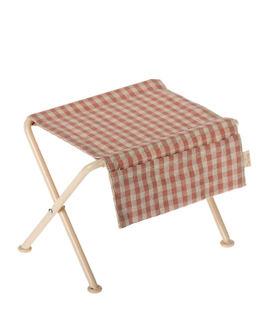 Little maileg play micro nursery table