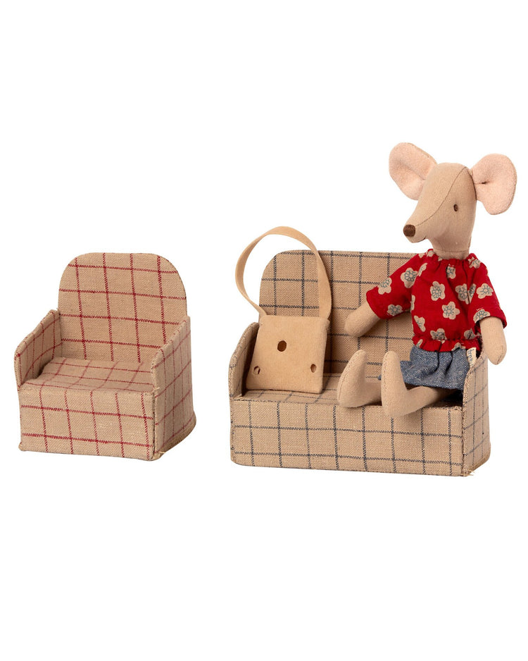 Little maileg play mouse chair