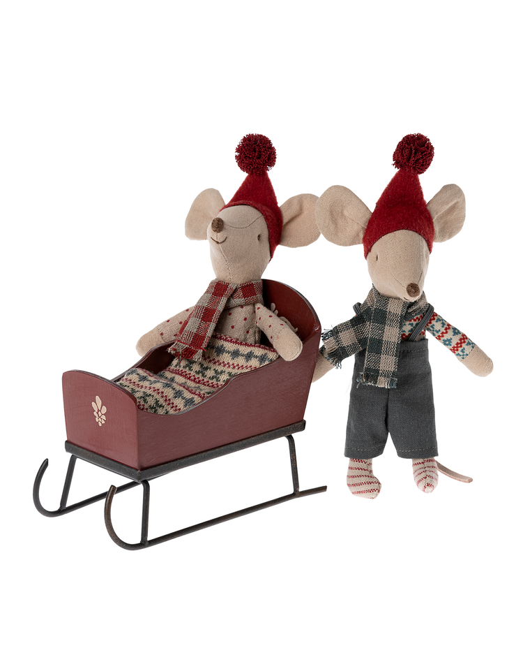 Little maileg play mouse sleigh in red