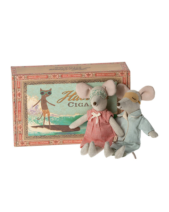 Little maileg play mum and dad mice in cigarbox