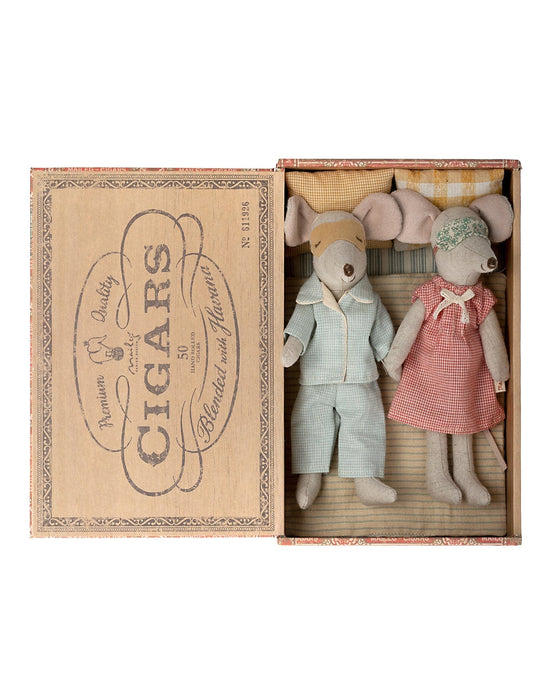 Little maileg play mum and dad mice in cigarbox