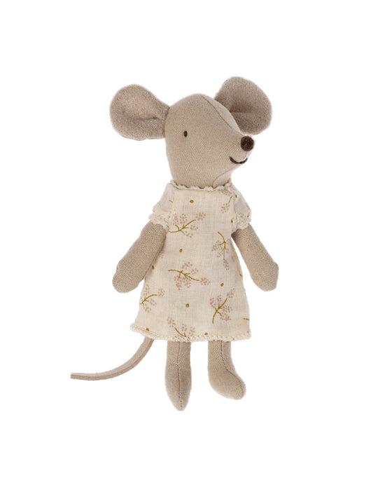 Little maileg play nightgown for little sister mouse