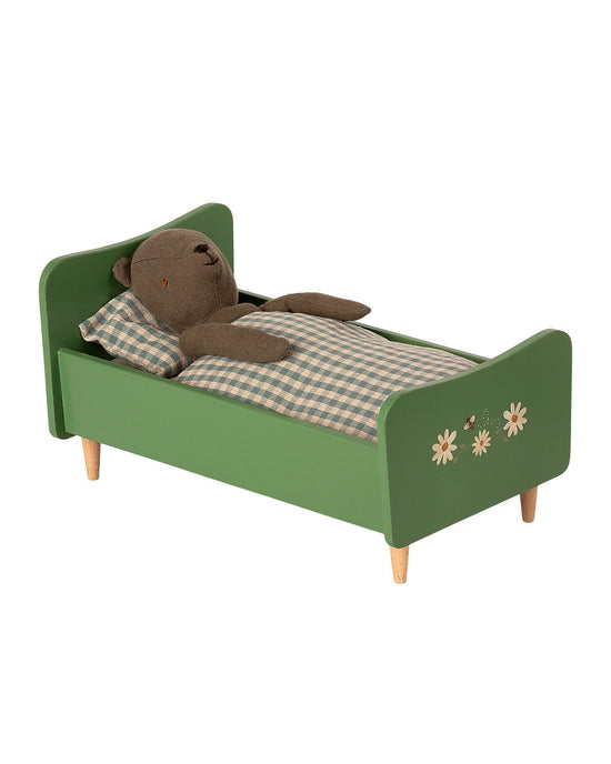 Little maileg play teddy dad wooden bed