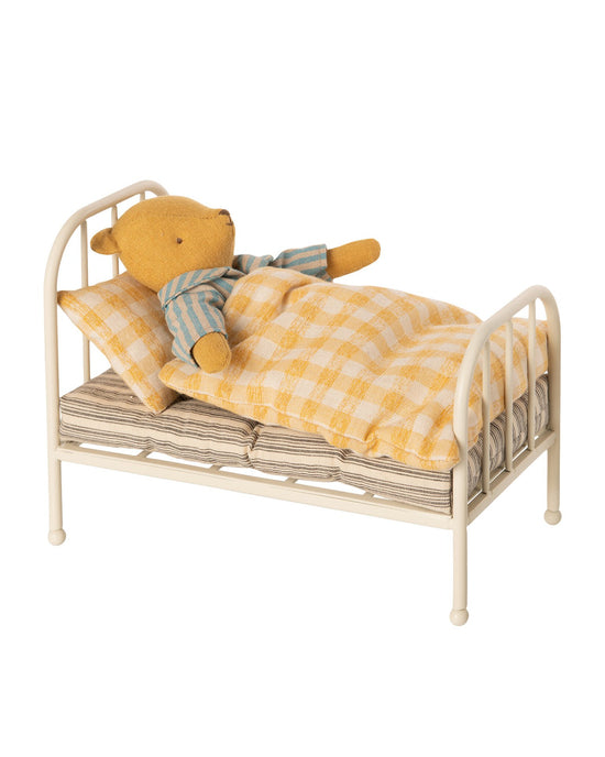 Little maileg play teddy junior vintage bed