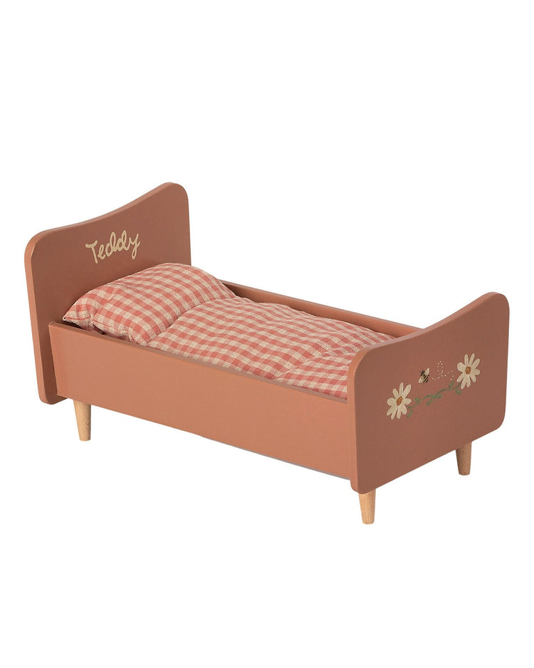 Little maileg play teddy mom wooden bed