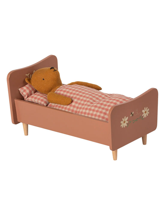 Little maileg play teddy mom wooden bed