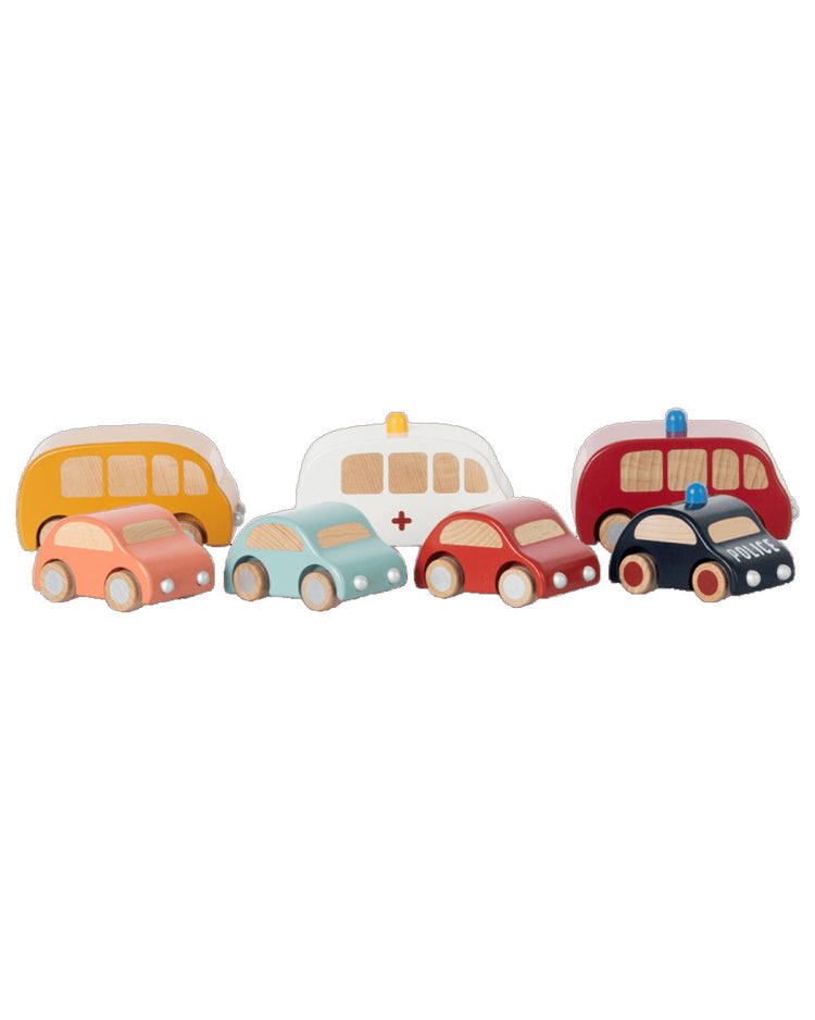 Little maileg play wooden car in coral
