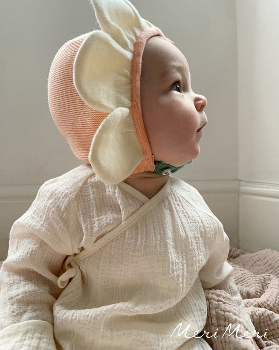 Little meri meri baby accessories peach daisy baby bonnet