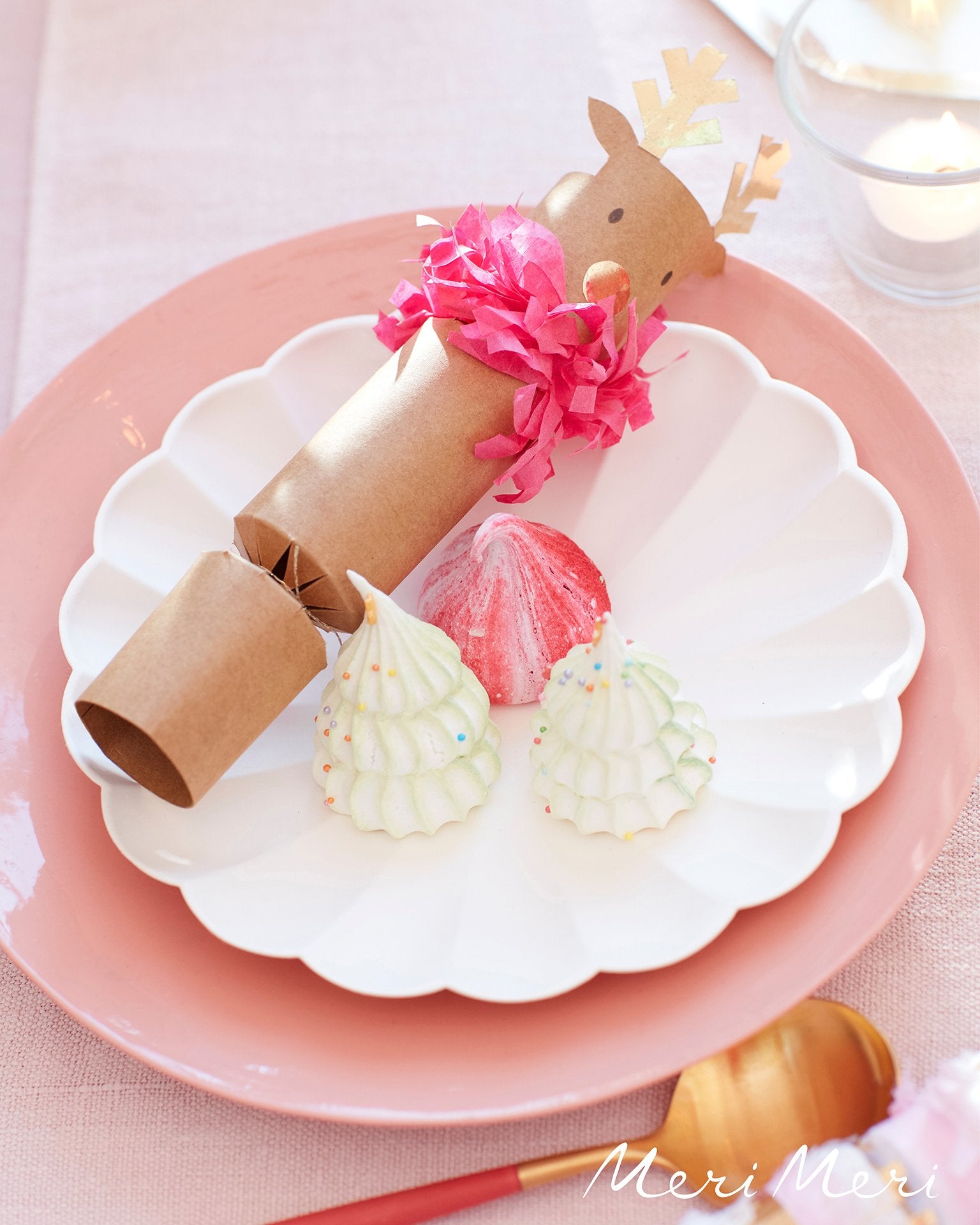 Little meri meri paper+party reindeer fringe medium crackers