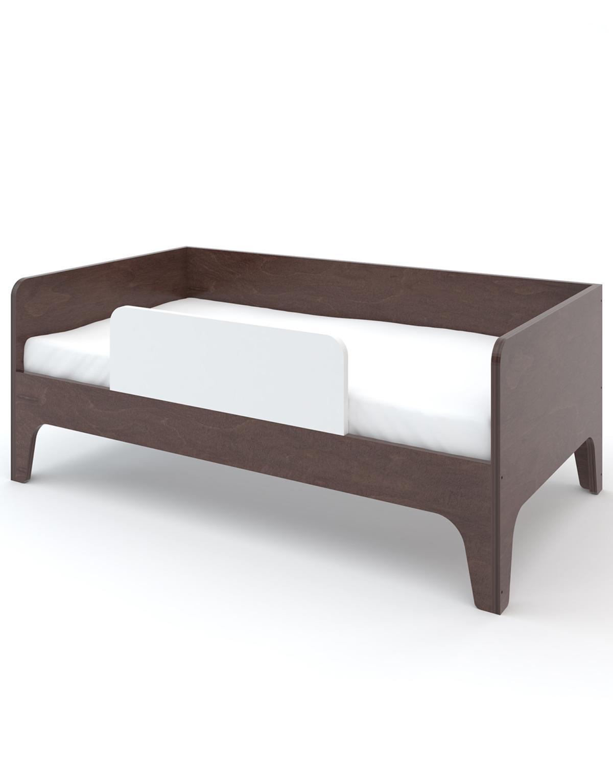 Little oeuf room perch toddler bed in walnut