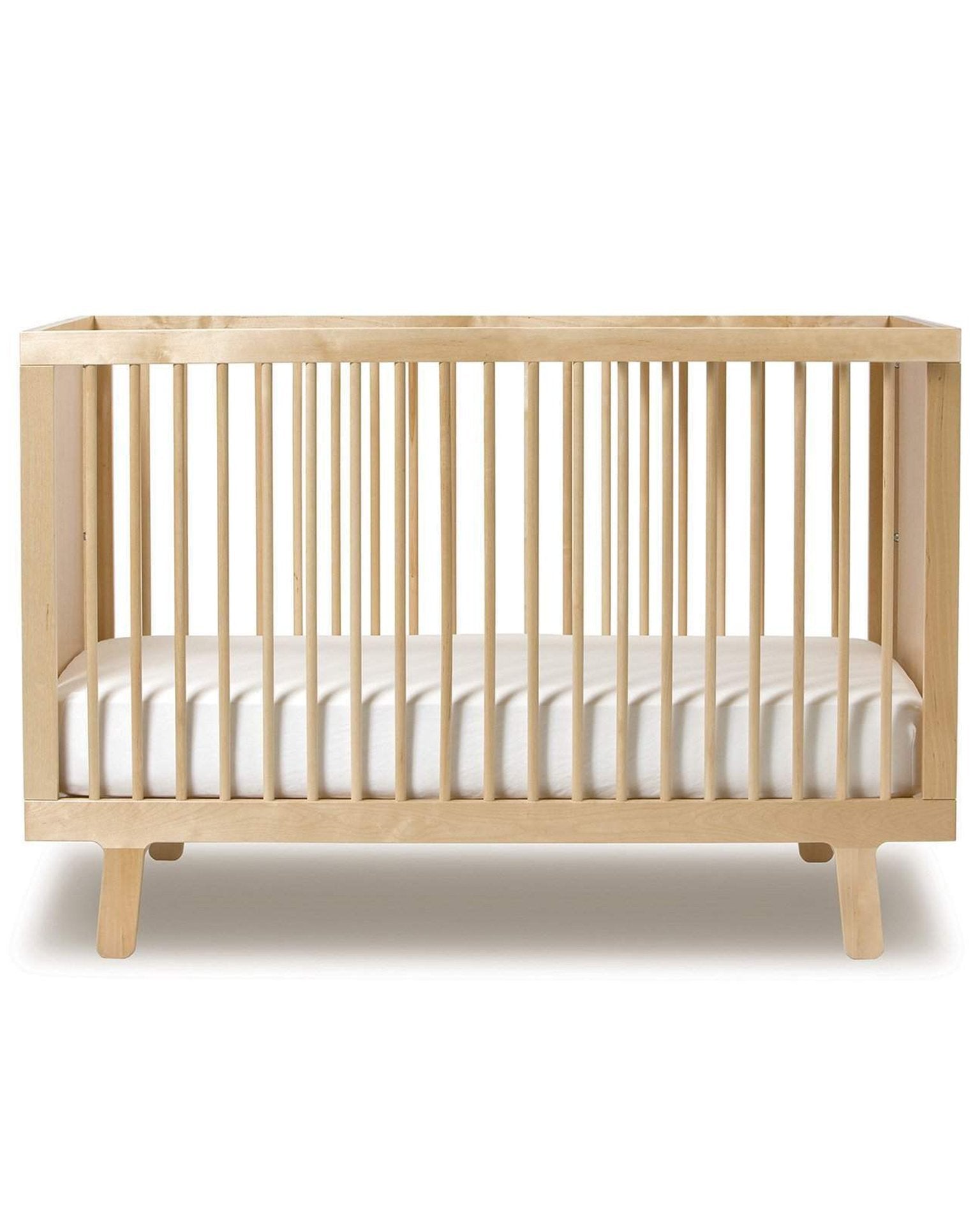 Little oeuf room sparrow crib in birch
