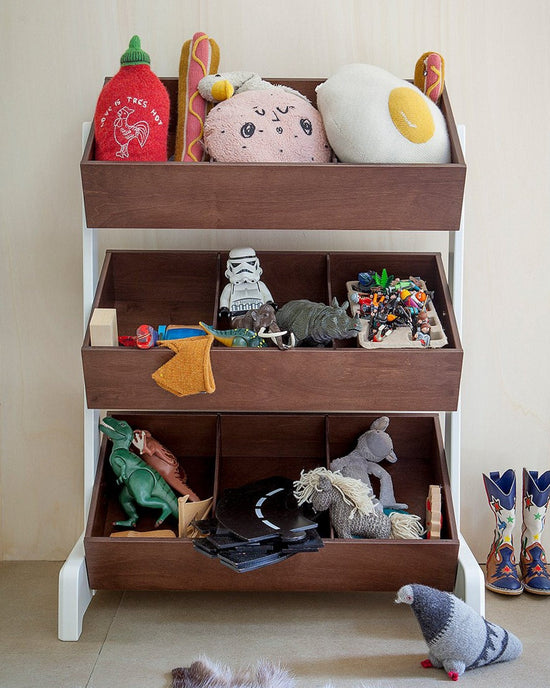 Little oeuf room toy store in walnut