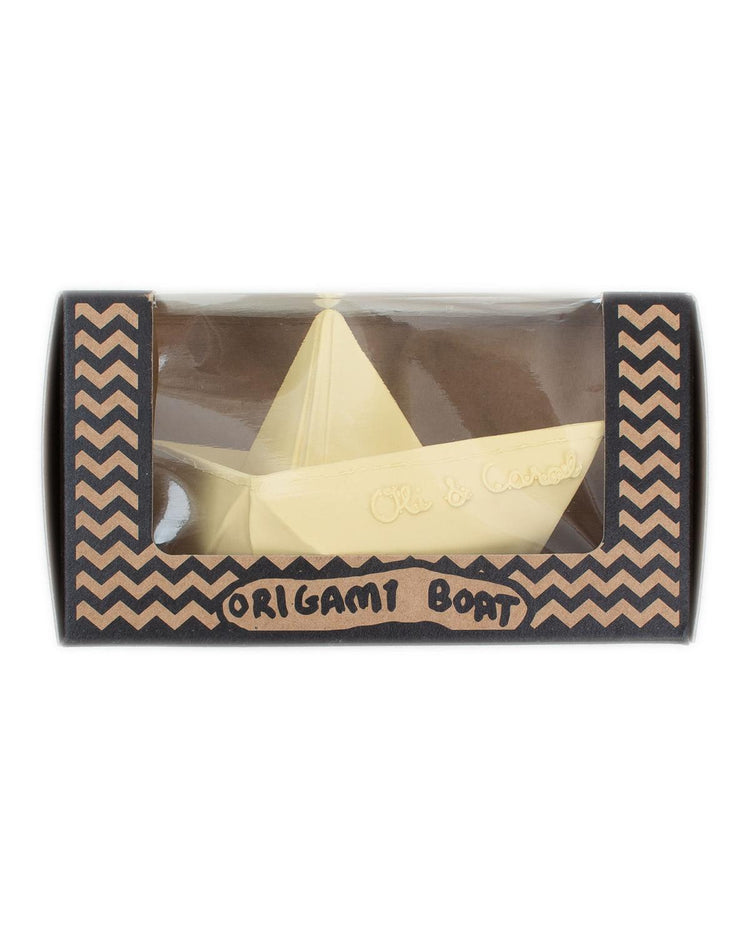 Little oli + carol play Boat in a Box in Natural