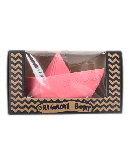 Little oli + carol play Boat in a Box in Pink