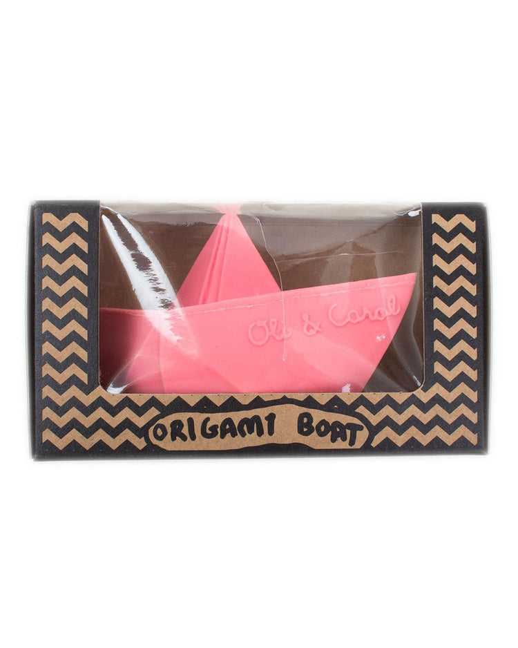 Little oli + carol play Boat in a Box in Pink