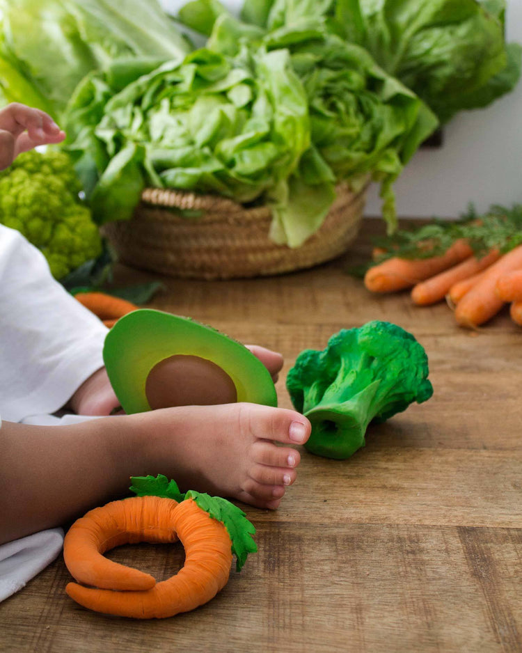 Little oli + carol baby accessories cathy the carrot