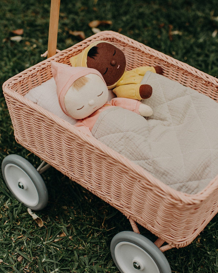 Little olli ella room rattan wonder wagon in rose
