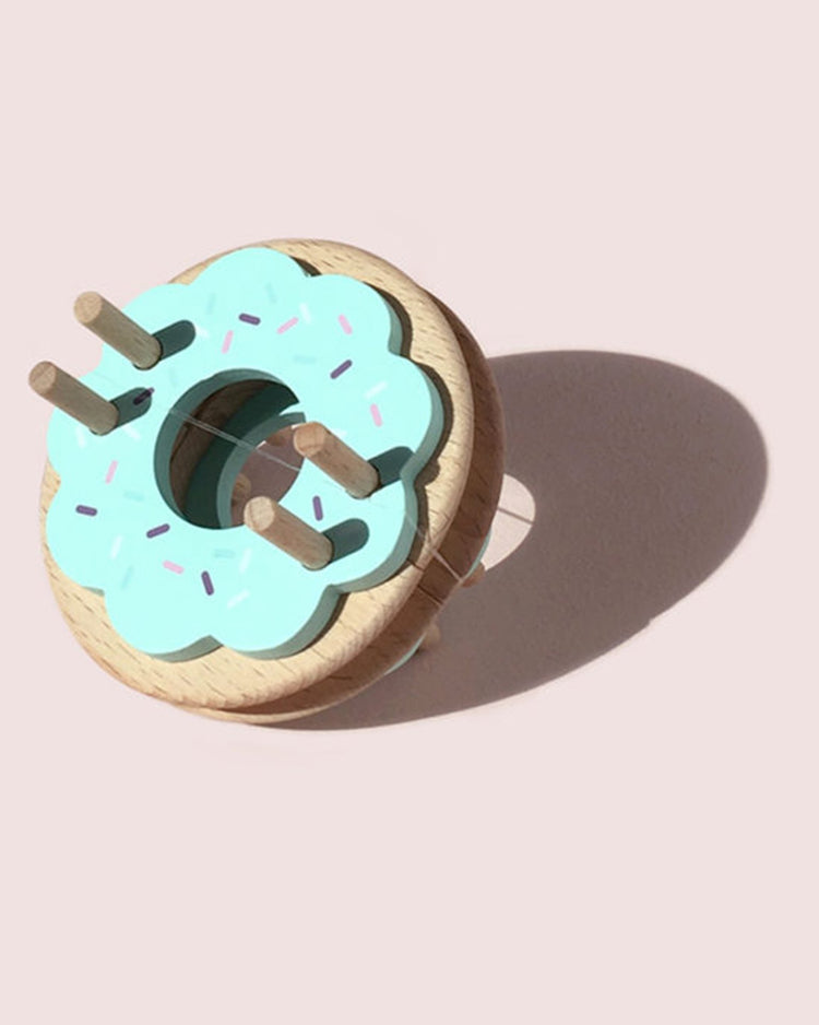 Little pom maker play donut pom maker in blue frost