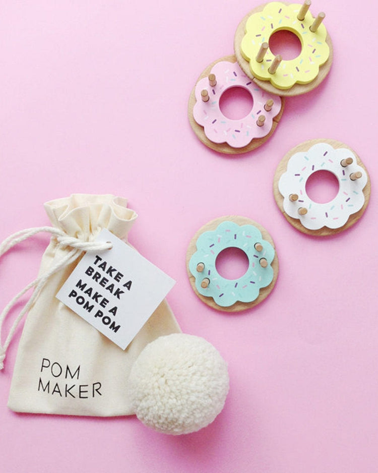 Little pom maker play donut pom maker in blue frost