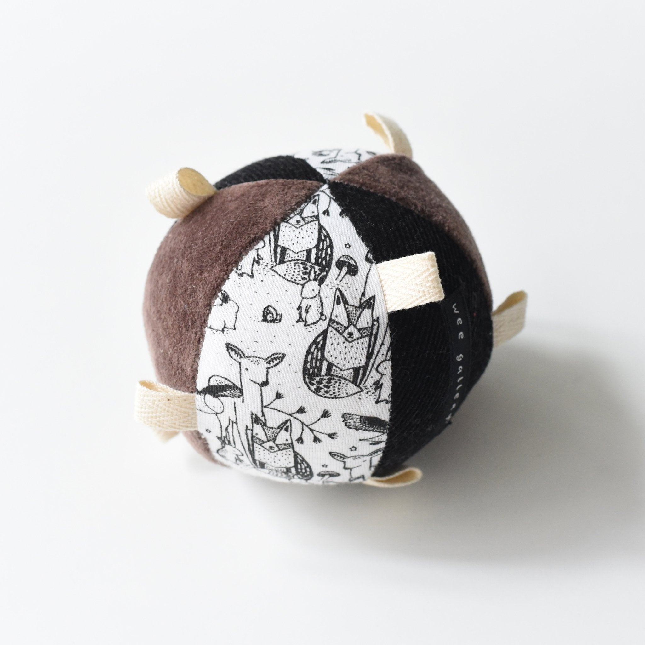Little wee gallery baby accessories taggy ball with rattle - woodland